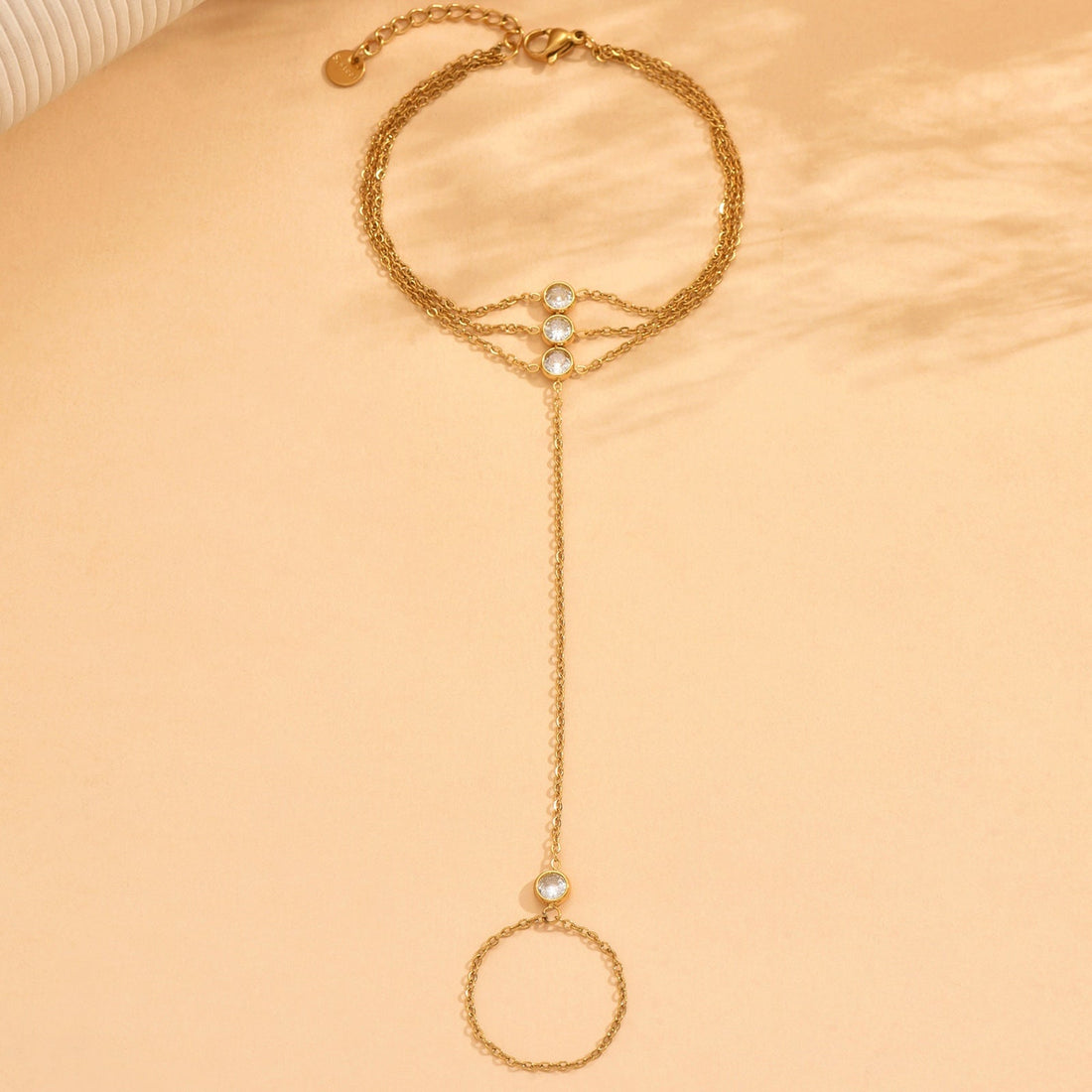 Rhinestone-Halo Hand Jewellery